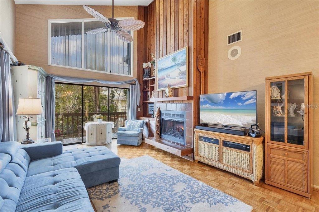 ROBERTS POINT - Residential