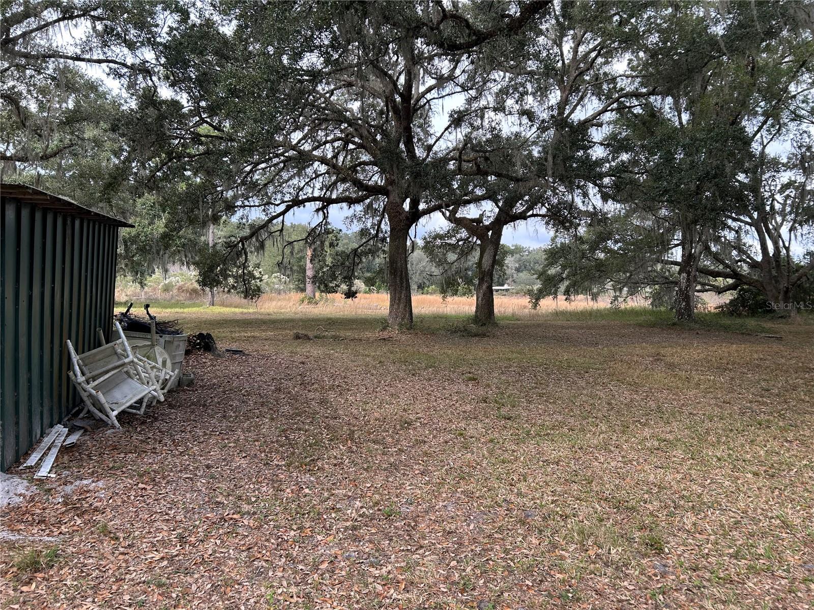 WHISPERING OAKS - Residential