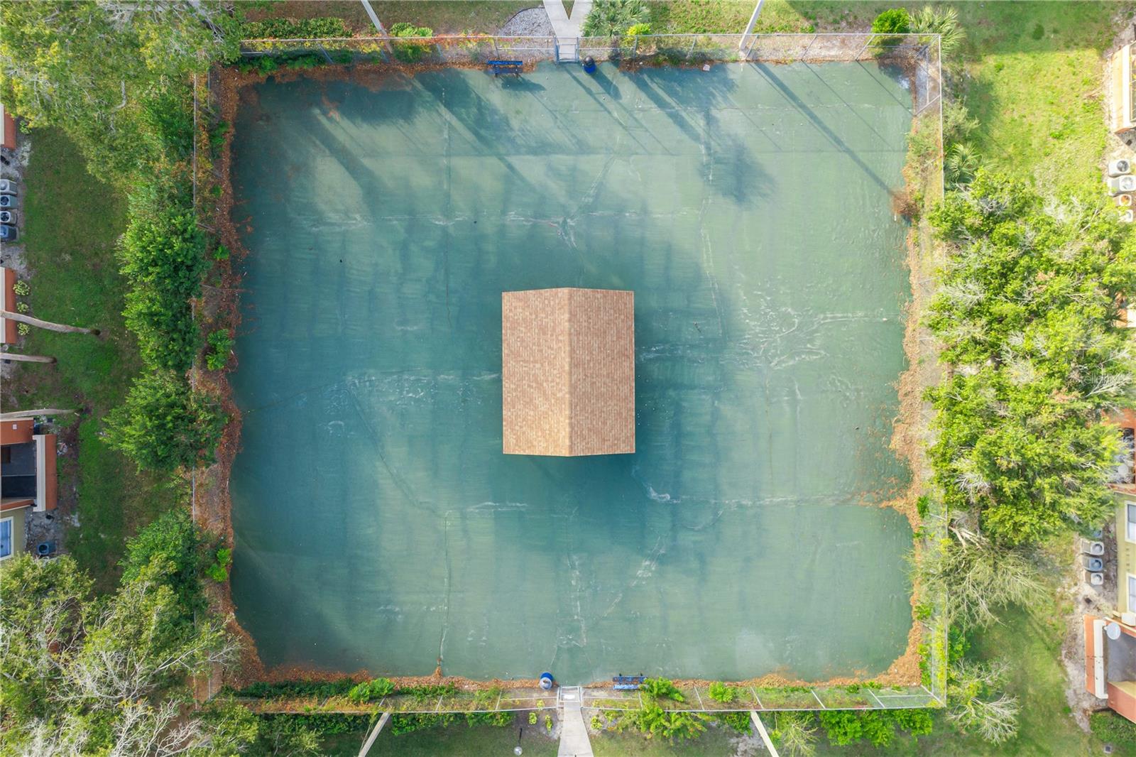 OXFORD SQUARE CONDO - Residential Lease