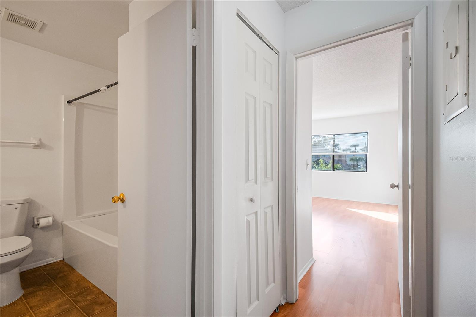 OXFORD SQUARE CONDO - Residential Lease