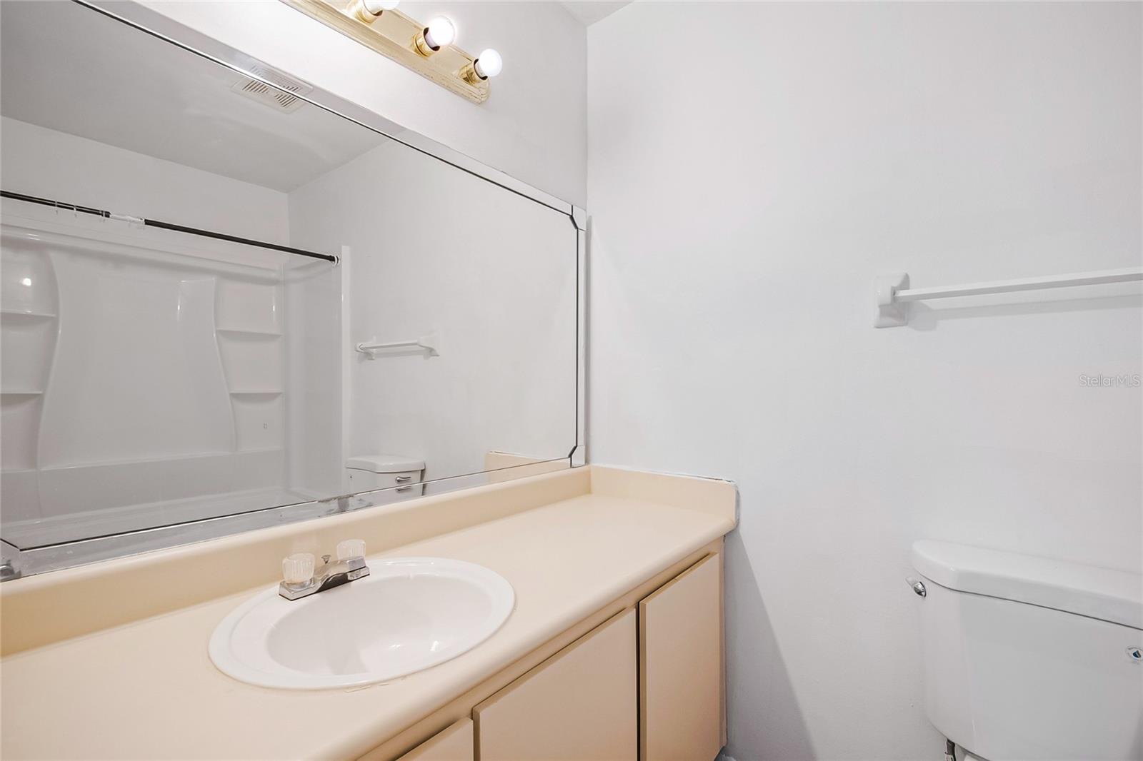 OXFORD SQUARE CONDO - Residential Lease