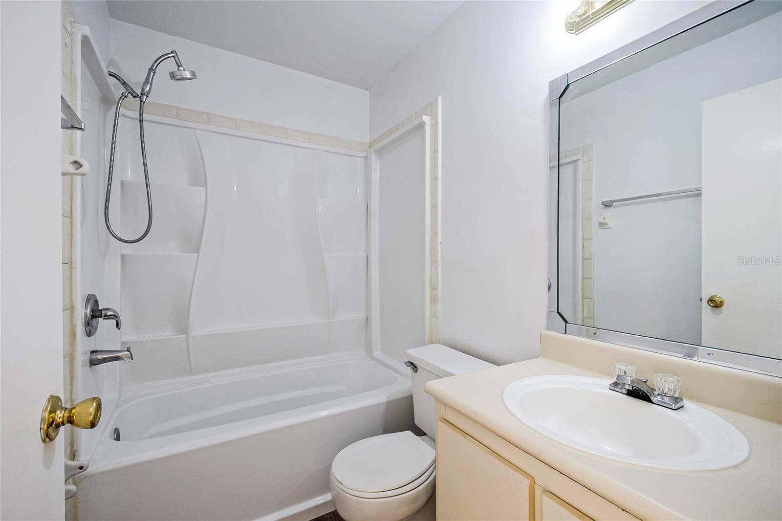 OXFORD SQUARE CONDO - Residential Lease