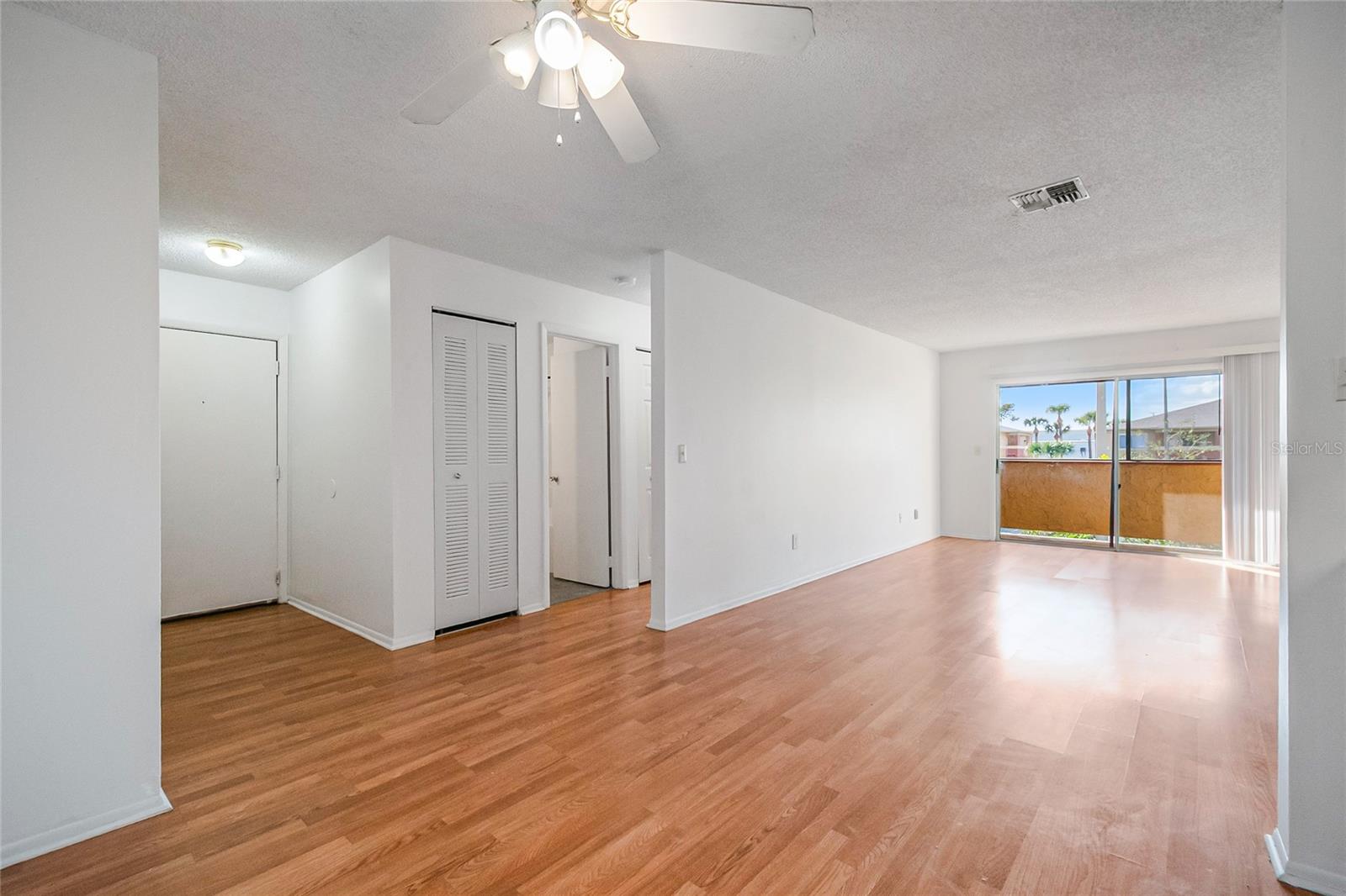 OXFORD SQUARE CONDO - Residential Lease