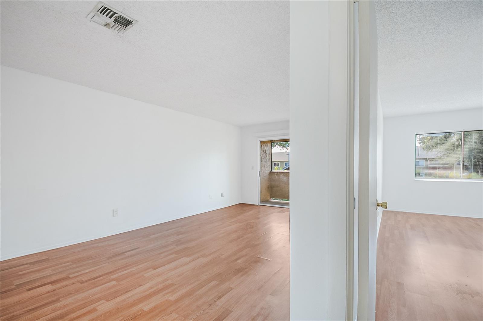 OXFORD SQUARE CONDO - Residential Lease