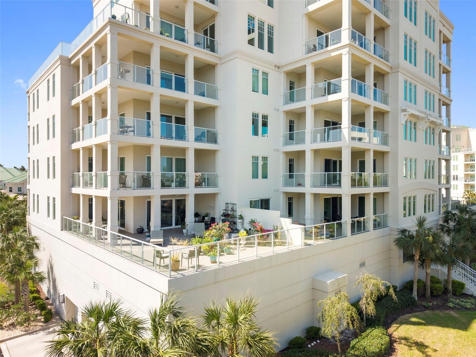 8 PALM TERRACE 201