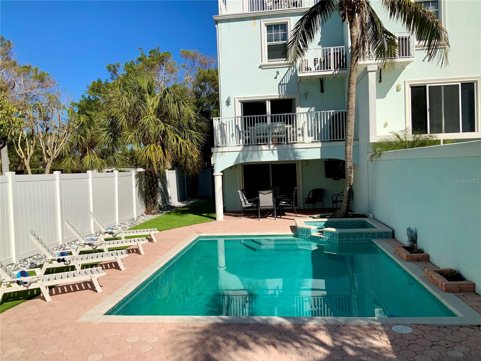 SARASOTA BEACH - Residential