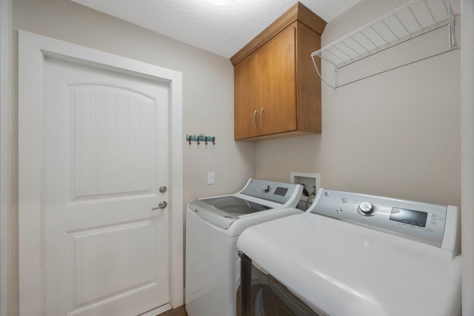 BAYS END - Residential