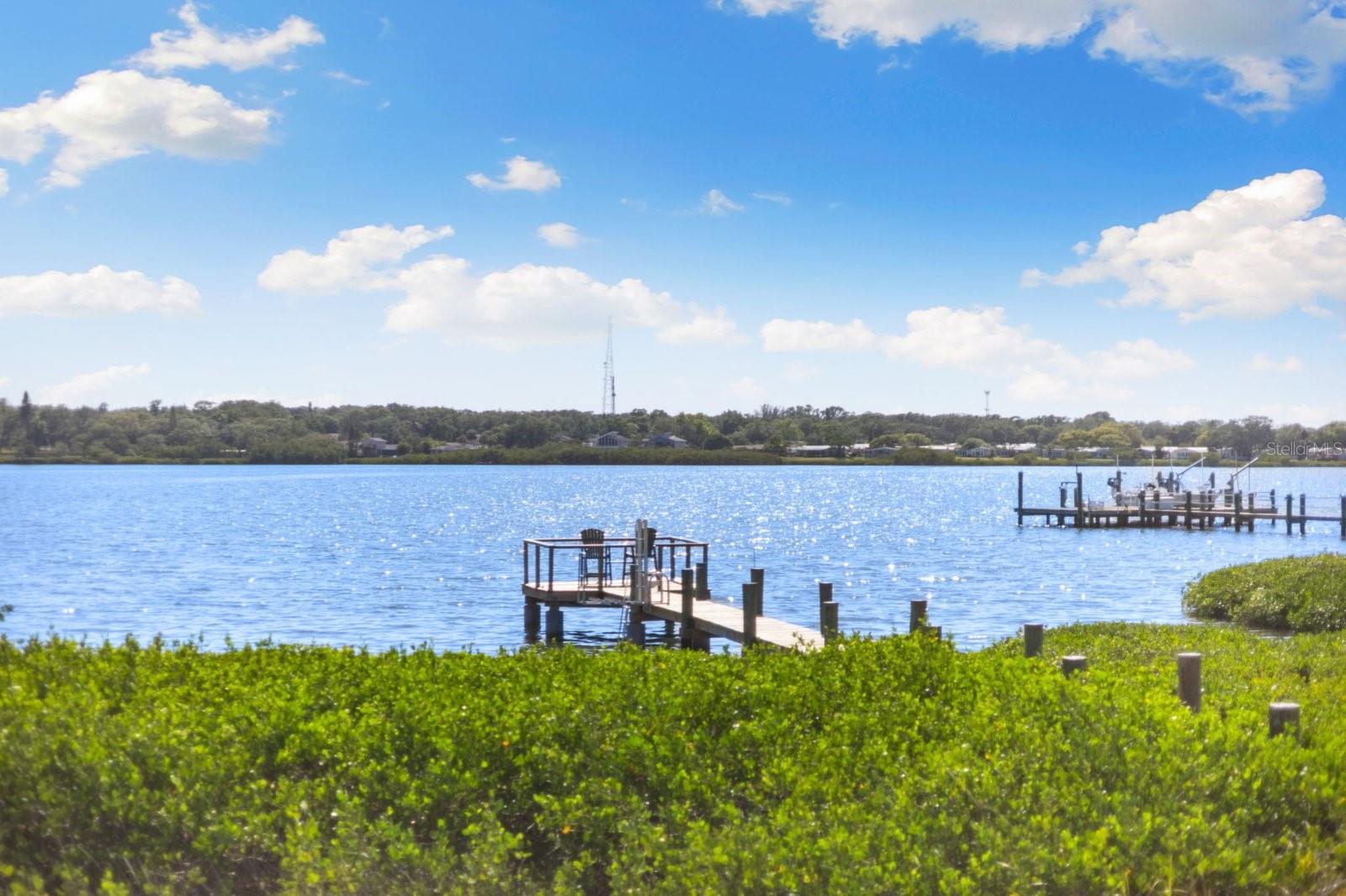 BAYS END - Residential