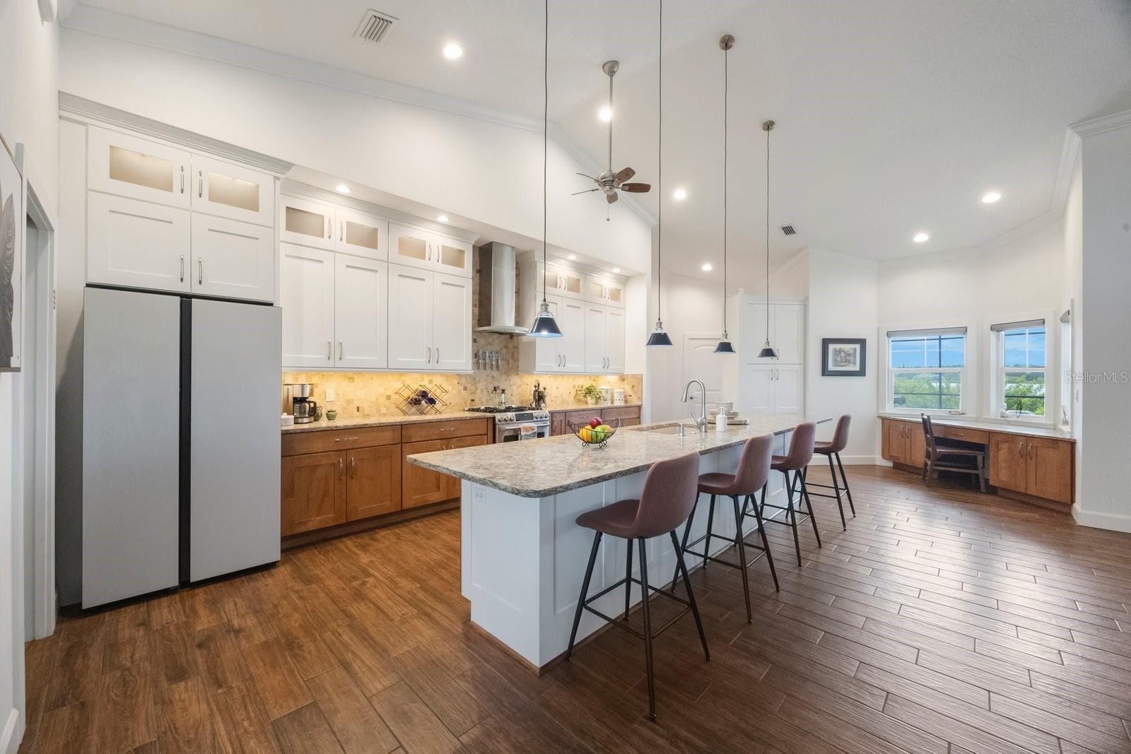 BAYS END - Residential