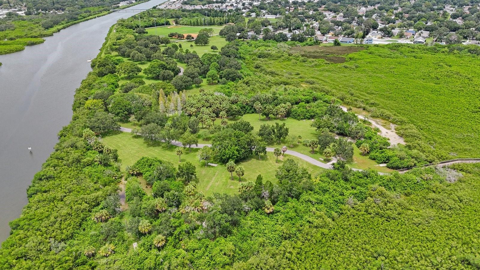 BAYS END - Residential