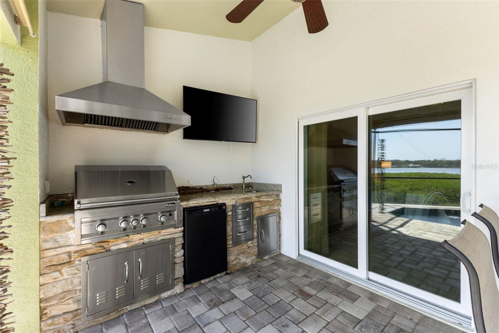 BAYS END - Residential