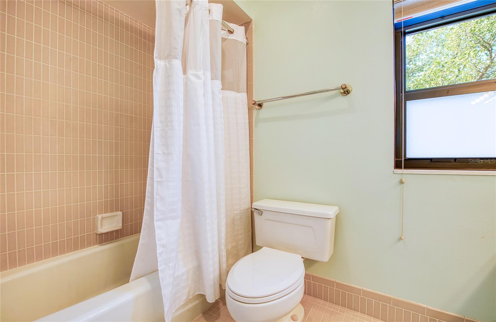 PELICAN CREEK VILLAGE CONDO - Residential