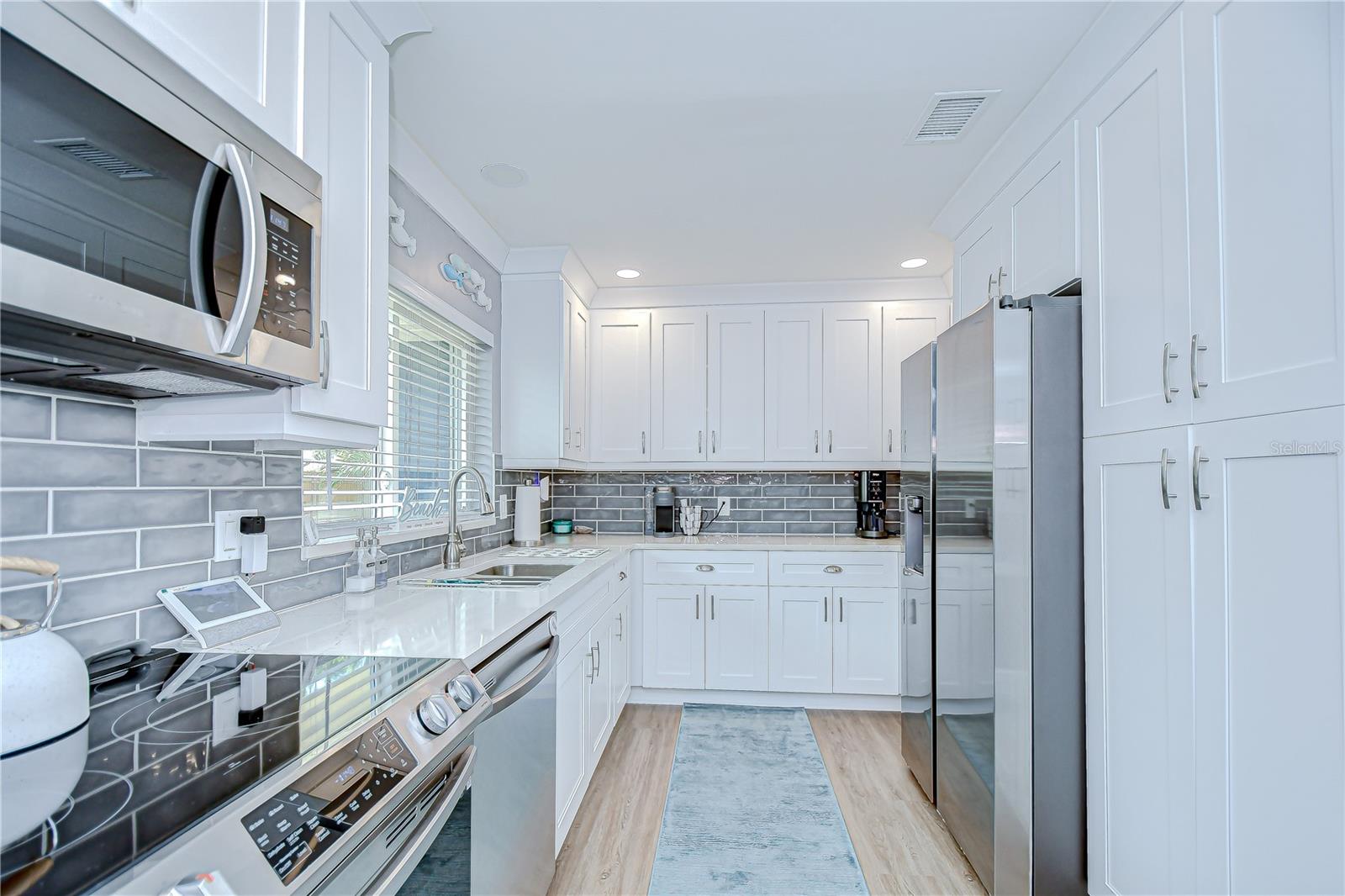 PASADENA ESTATES - Residential