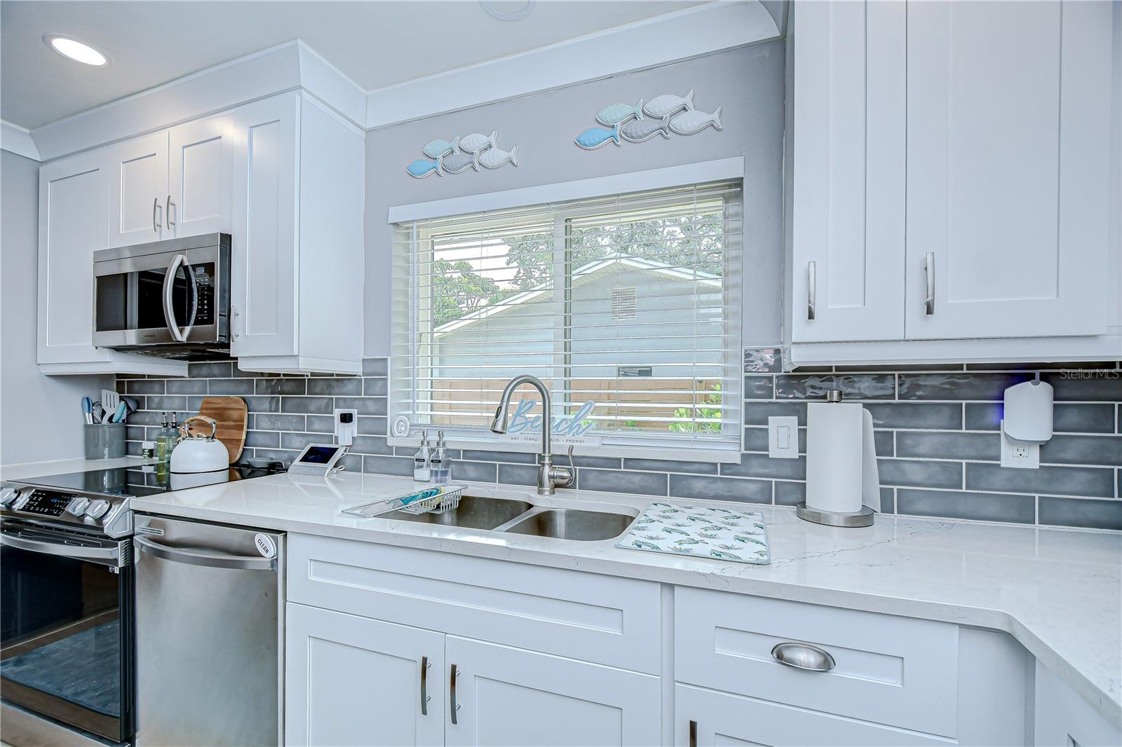 PASADENA ESTATES - Residential