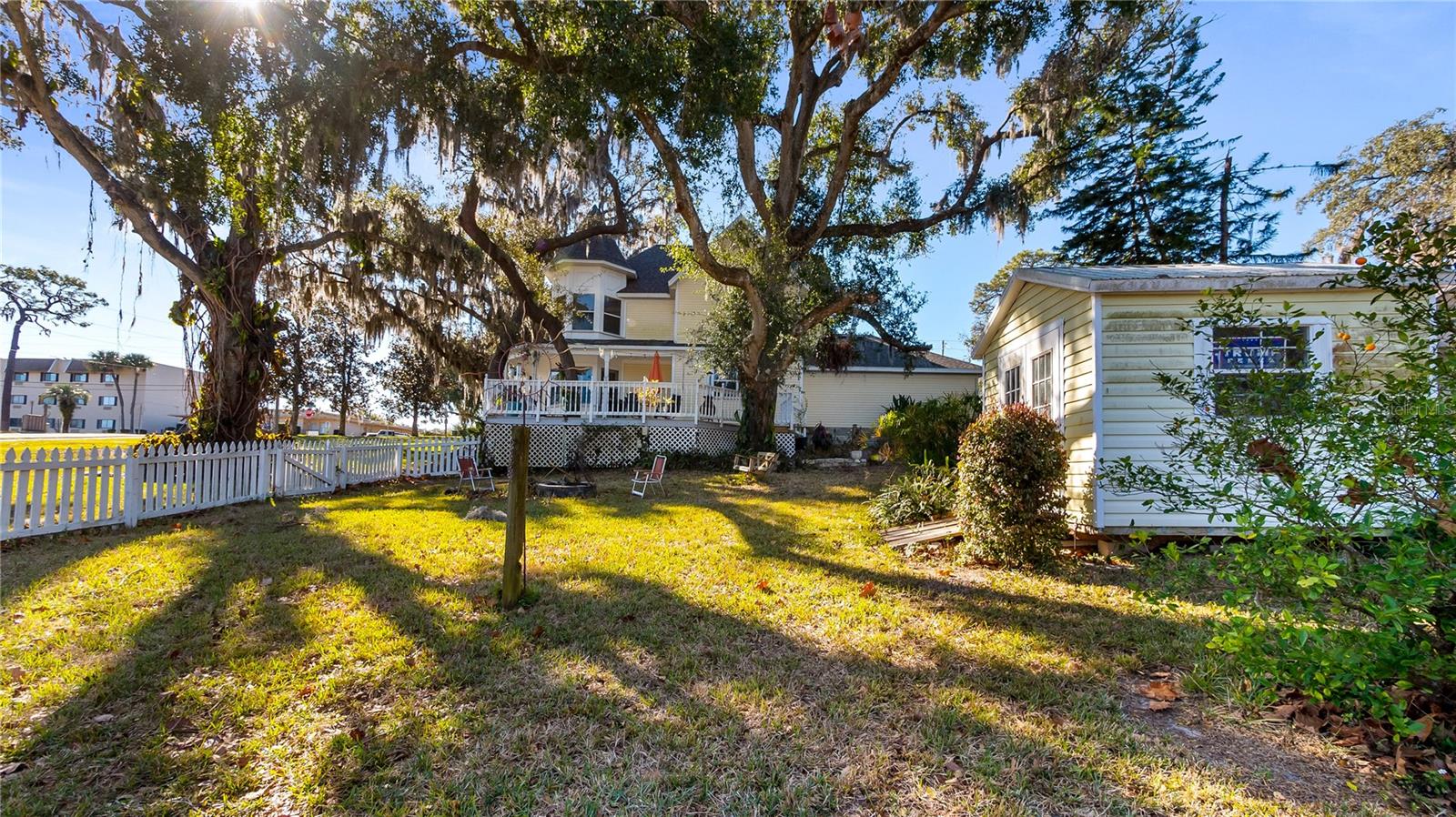 CLERMONT SUNNYSIDE UNIT - Residential