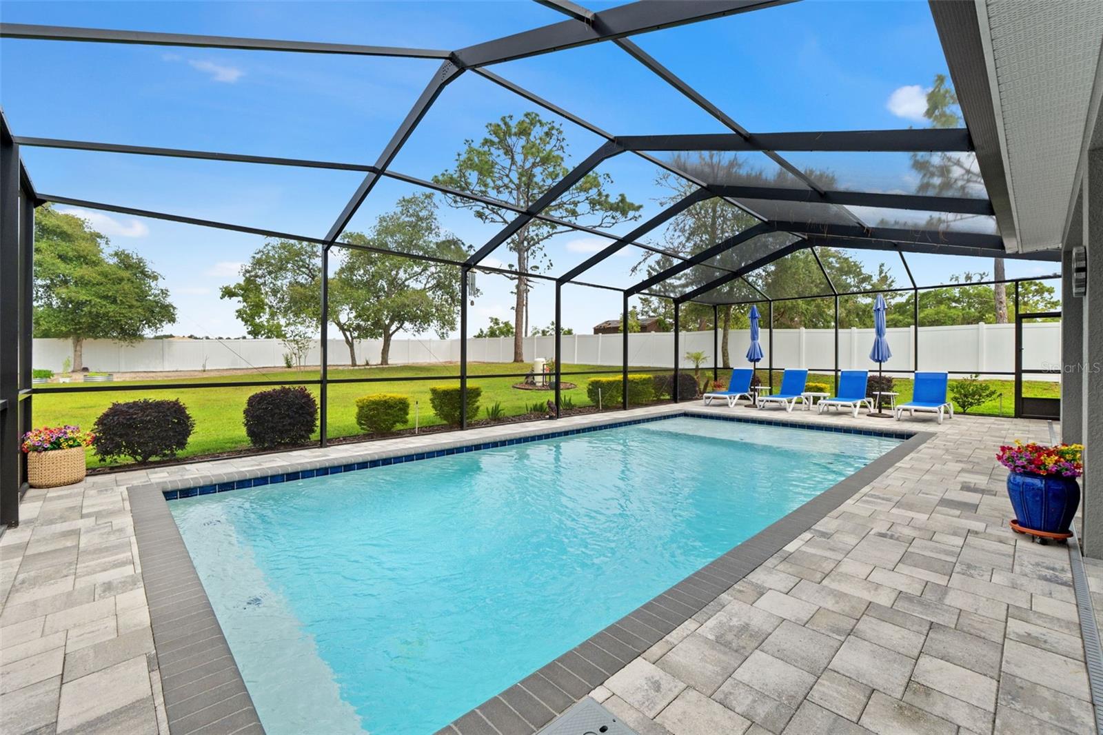 ROYAL HIGHLANDS - Residential