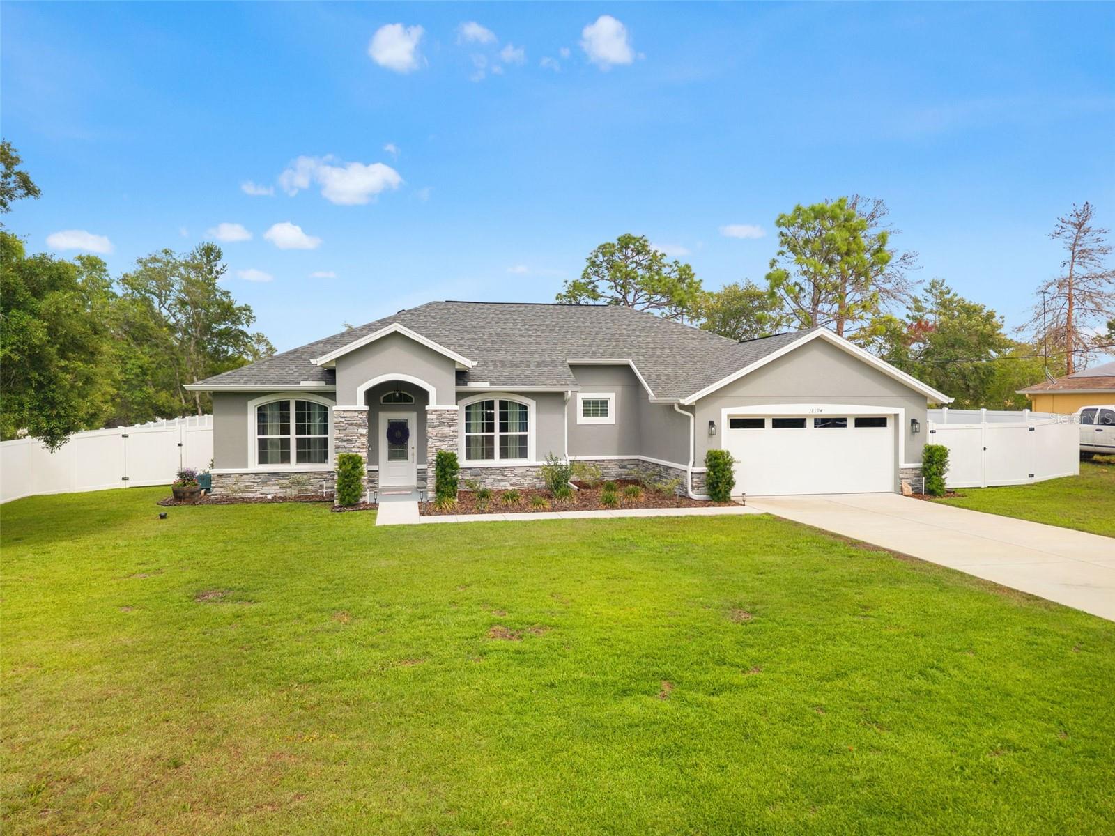 ROYAL HIGHLANDS - Residential