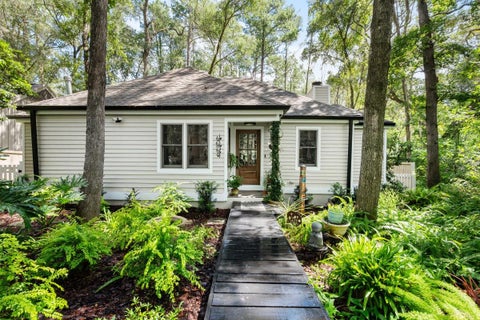Photo of 4623 SW 83rd Drive, Gainesville, FL 32608 (MLS # A4709690)