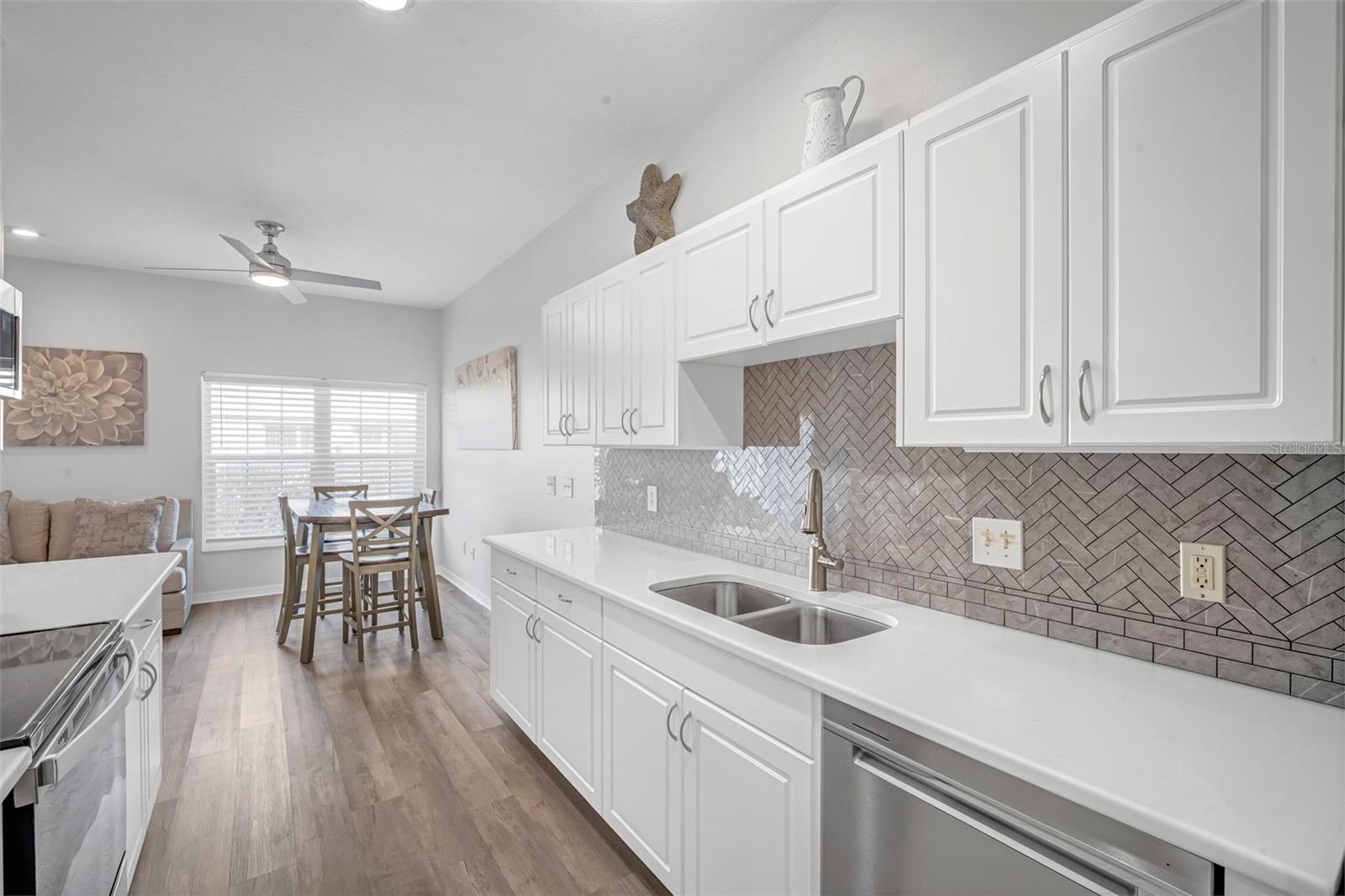 5201 OCEAN BEACH BOULEVARD 10