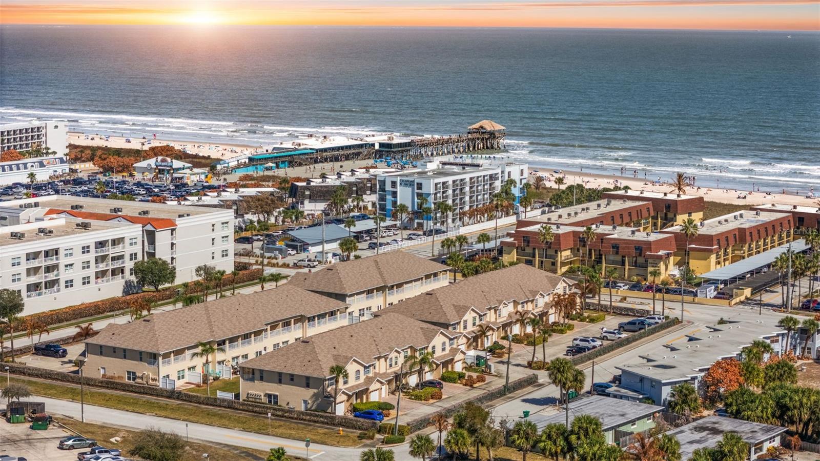 TOWNHOMES/VILLAS/SEA - Residential