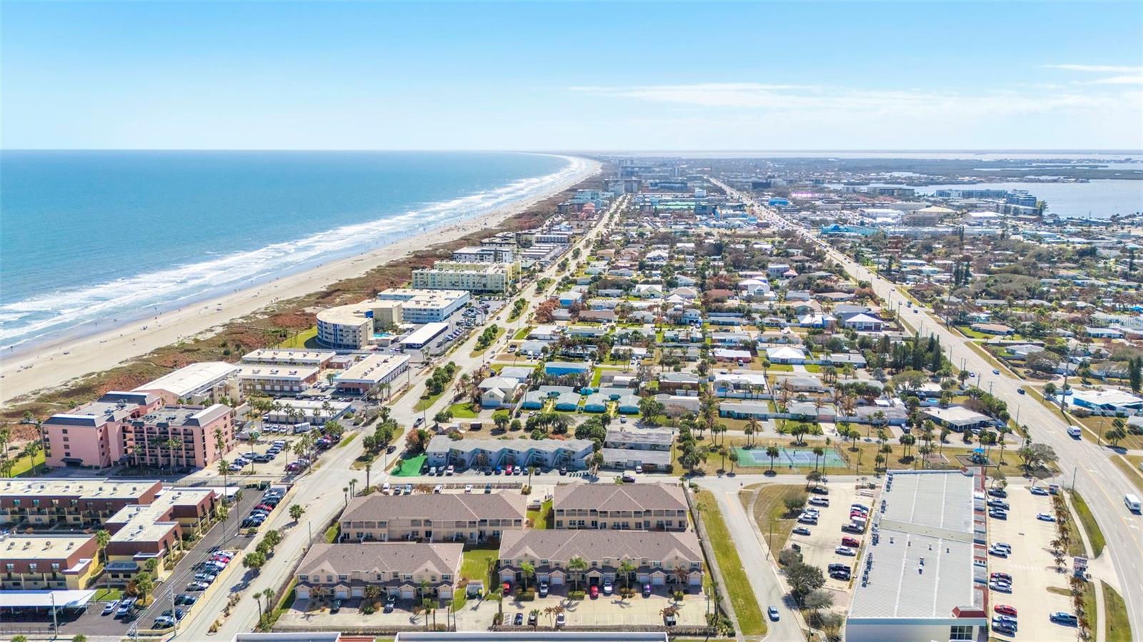 TOWNHOMES/VILLAS/SEA - Residential