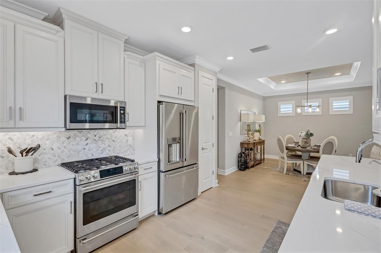 AZARIO ESPLANADE PH III SUBPH D - Residential