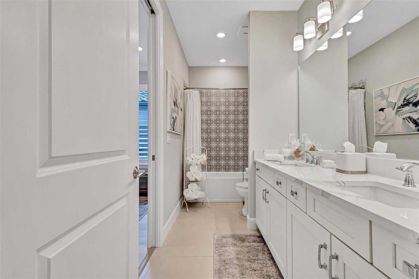 AZARIO ESPLANADE PH III SUBPH D - Residential