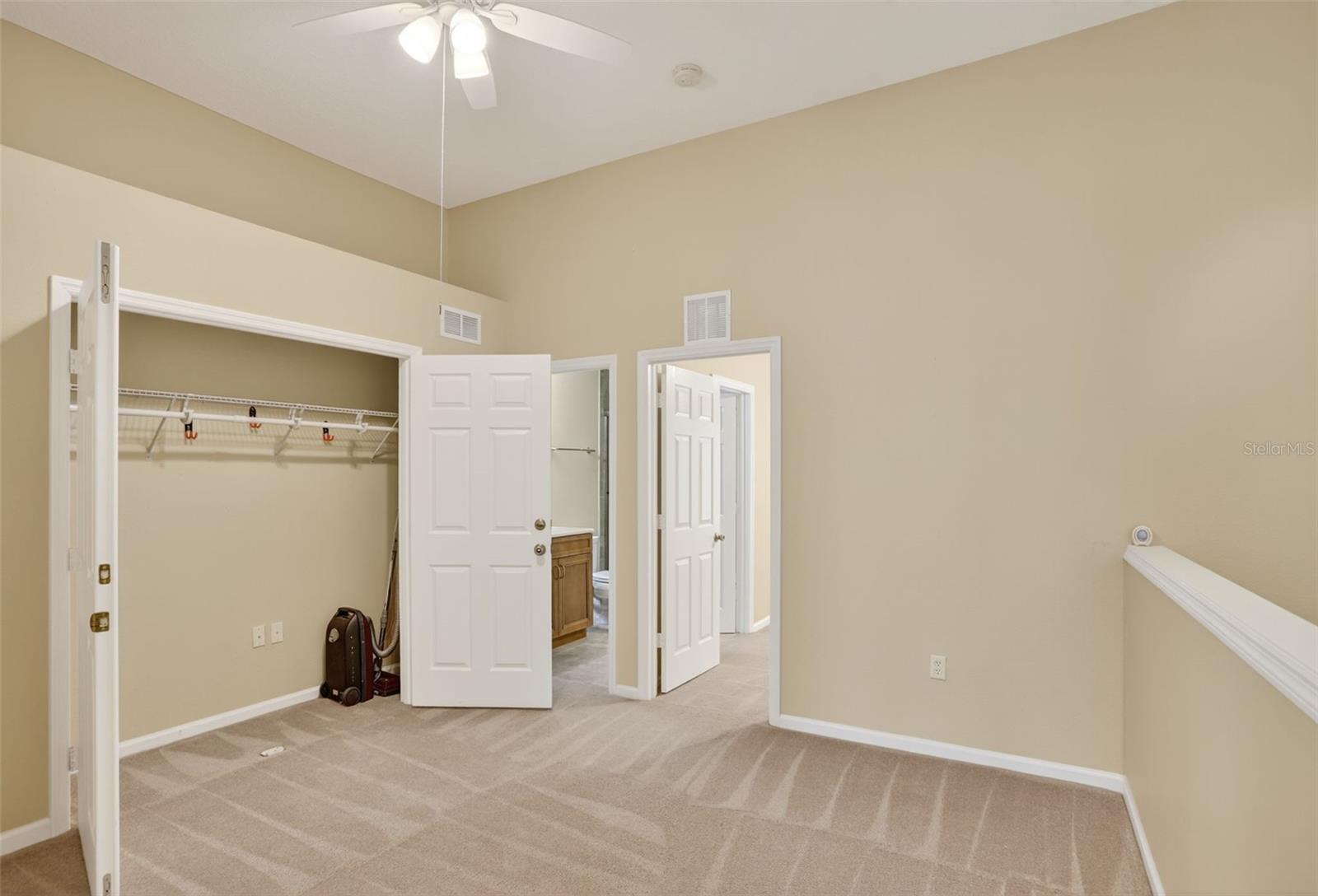 VISTAS AT LAKE HOWELL - Residential