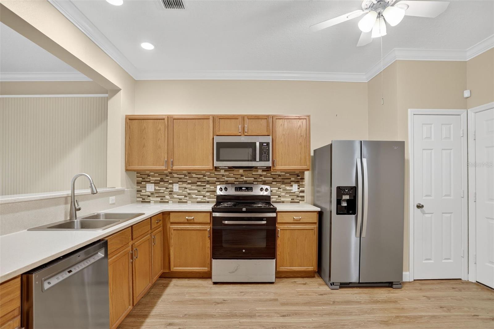 VISTAS AT LAKE HOWELL - Residential