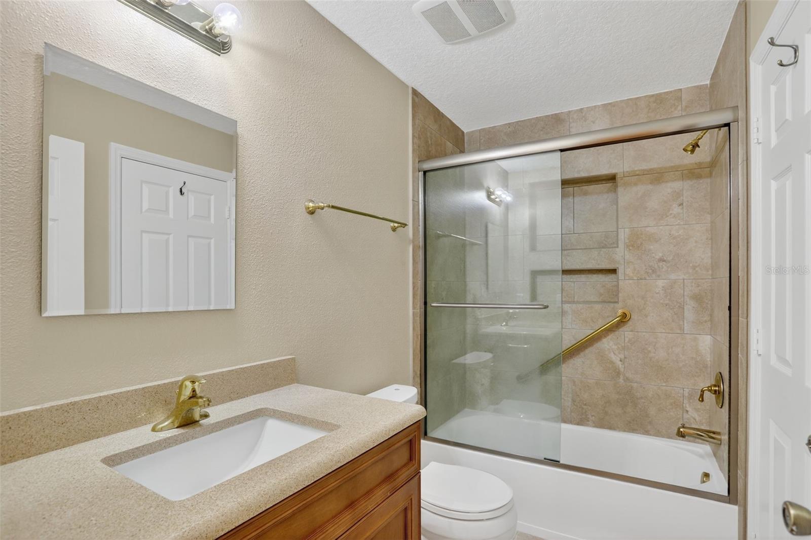 VISTAS AT LAKE HOWELL - Residential