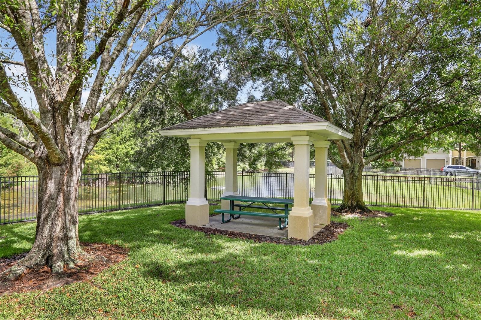 VISTAS AT LAKE HOWELL - Residential