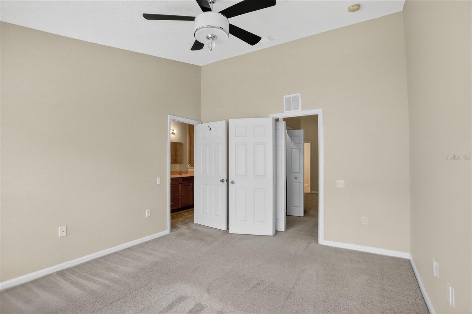 VISTAS AT LAKE HOWELL - Residential