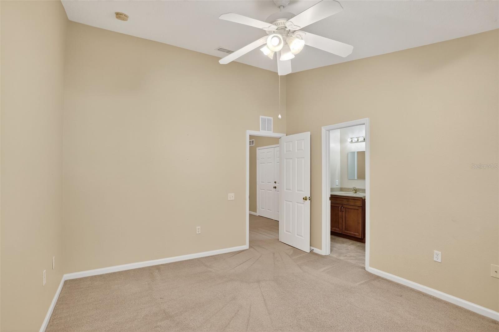 VISTAS AT LAKE HOWELL - Residential