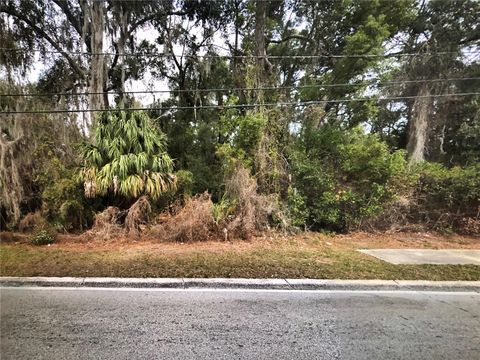 901 W PLYMOUTH AVENUE DELAND FL 32720