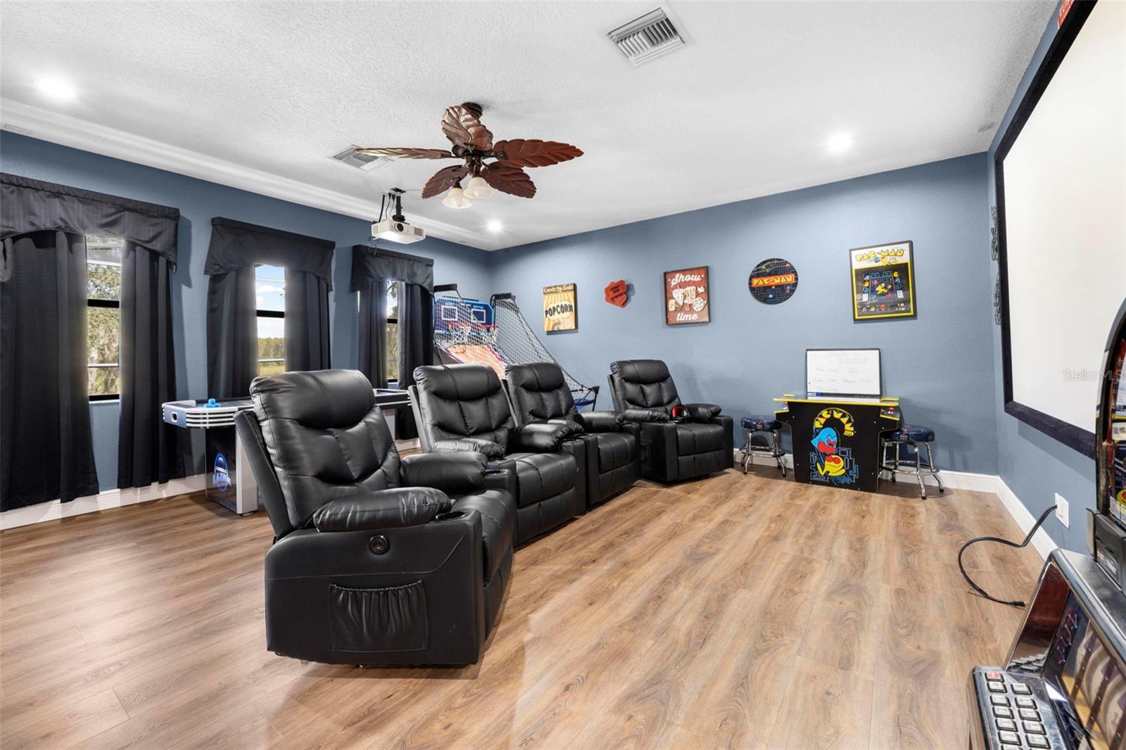 SUNCOAST LAKES PH 01 - Residential