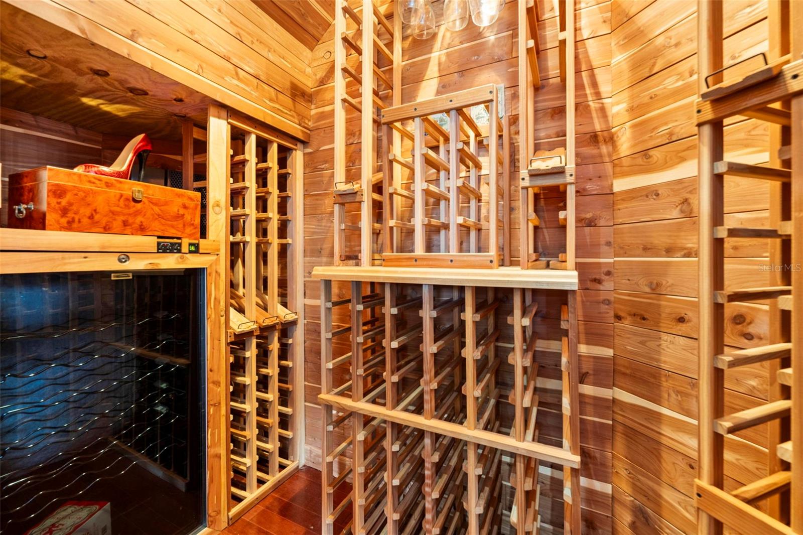 SUNCOAST LAKES PH 01 - Residential