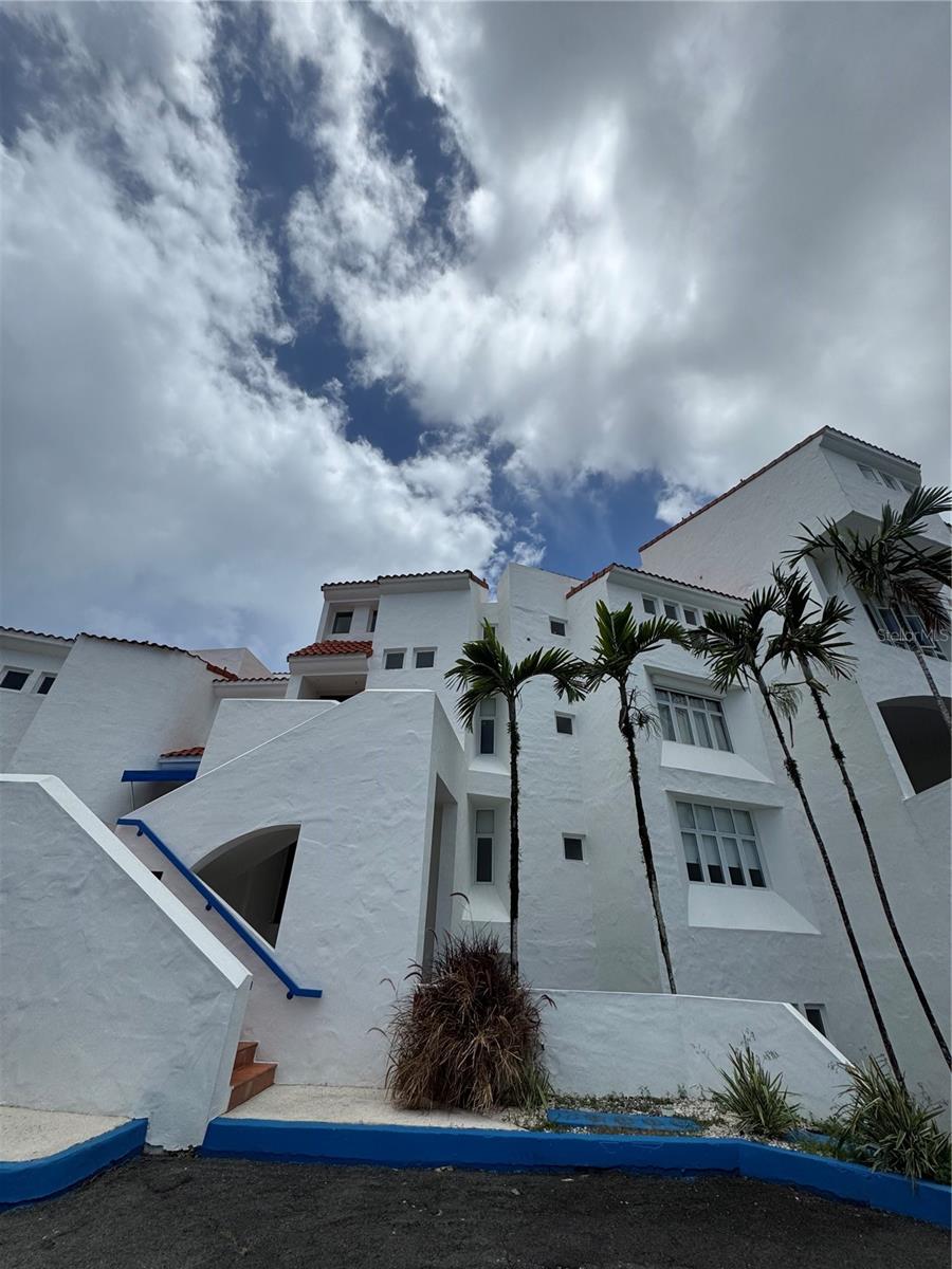 Stunning 3 bedroom, 3 bathroom villa with ocean & golf views.
Located in the exclusive Wyndham Rio Mar Resort, this spacious two-level villa offers 3 bedrooms, 3 bathrooms, and breathtaking views of the ocean, golf course, and rainforest. Enjoy refreshing trade winds, open-concept living, large windows, and balconies on each floor. As one of the largest villas in the community, it combines comfort, luxury, and the best of Caribbean living. Resort amenities include beaches, golf, tennis, and more—perfect for a tropical lifestyle.