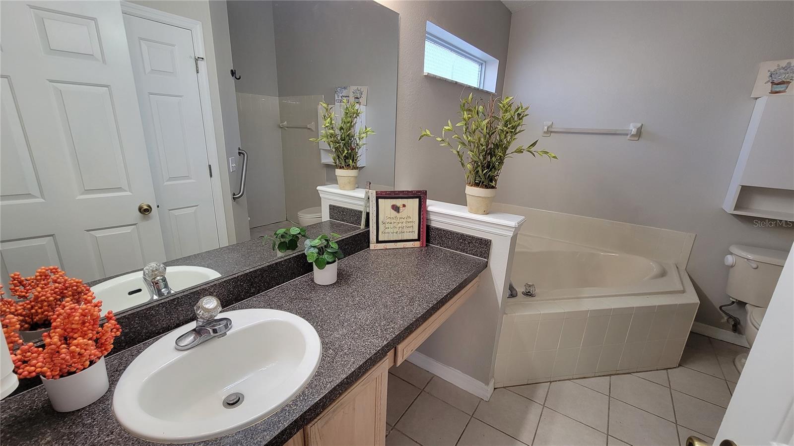 COUNTRY CLUB PARK PH 3 - Residential