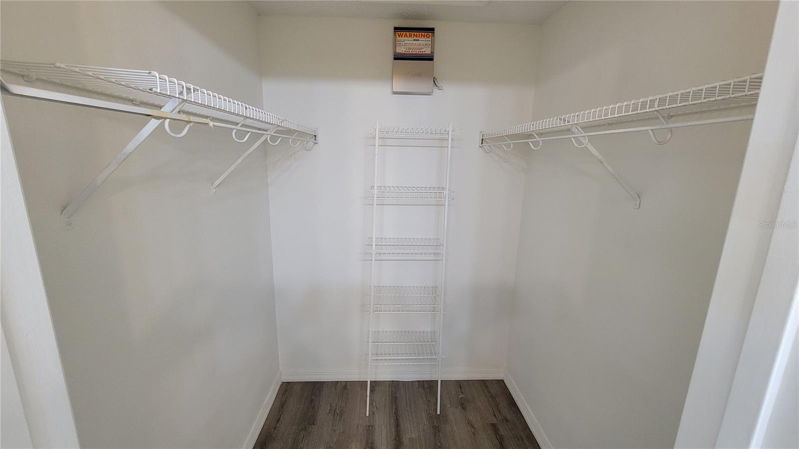 COUNTRY CLUB PARK PH 3 - Residential