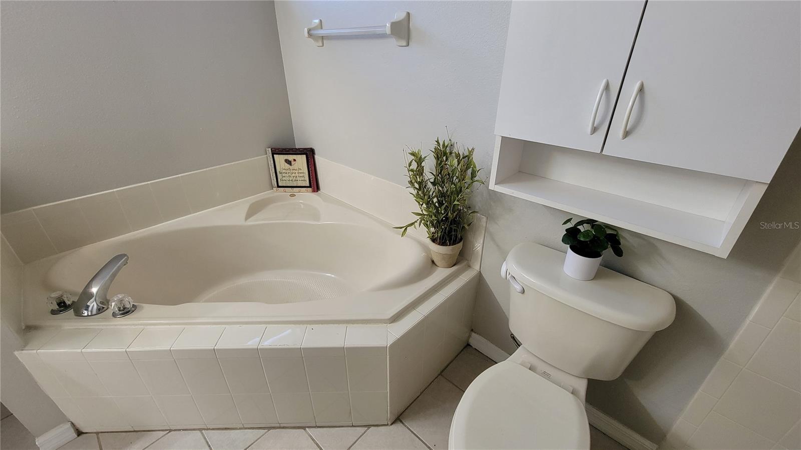 COUNTRY CLUB PARK PH 3 - Residential