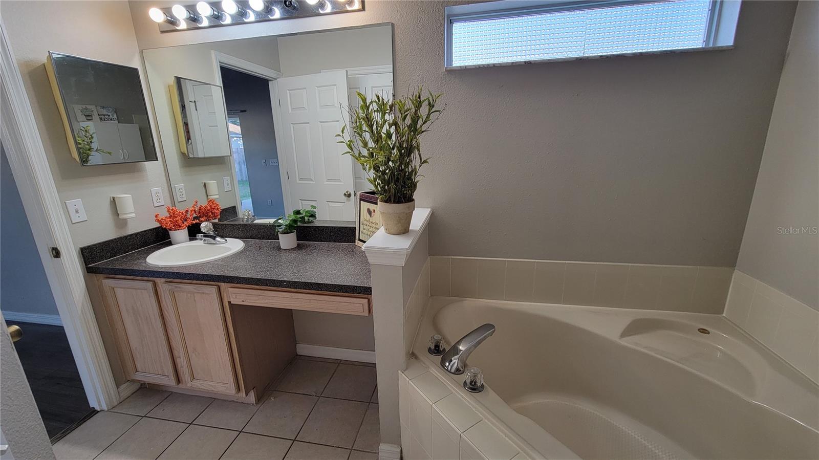 COUNTRY CLUB PARK PH 3 - Residential