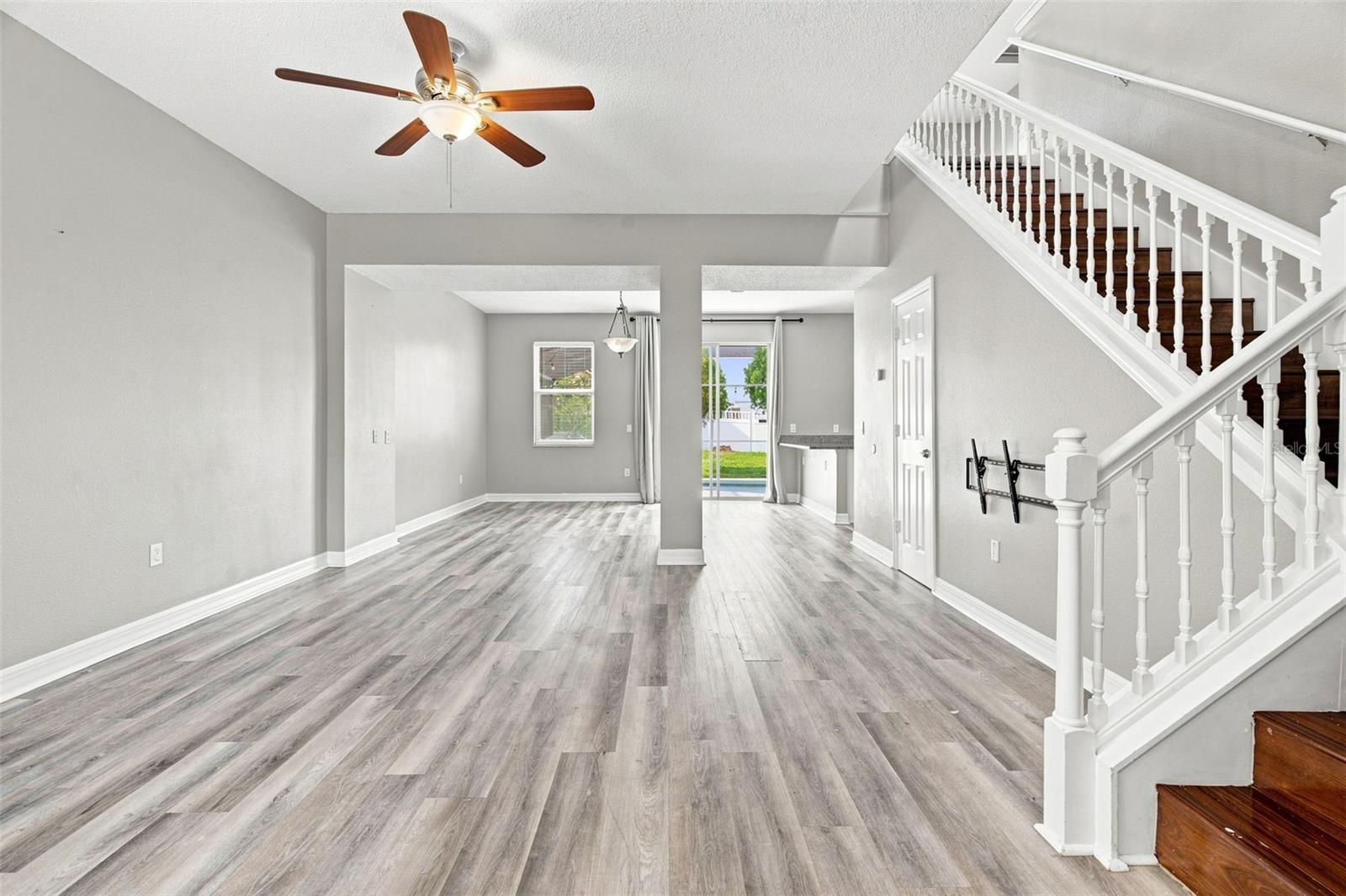 4563 PHILADELPHIA CIRCLE