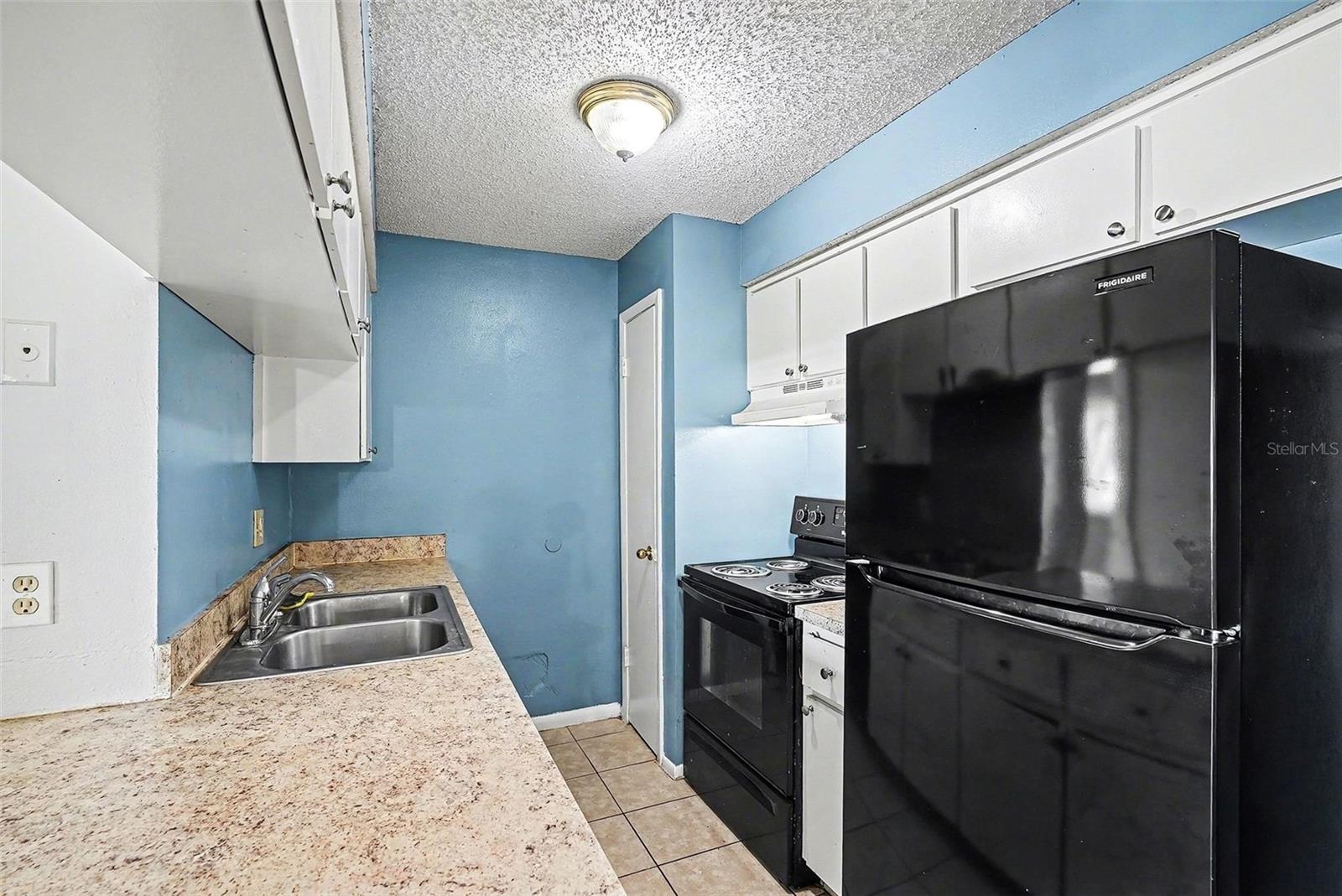 THE HAMPTONS AT BRANDON A CONDO - Residential