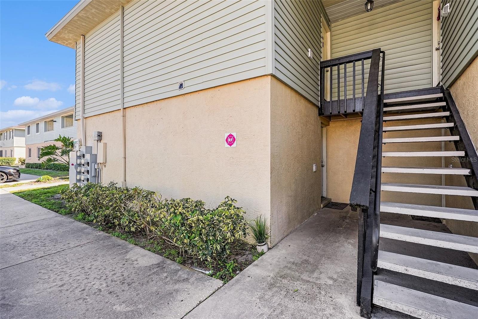 THE HAMPTONS AT BRANDON A CONDO - Residential