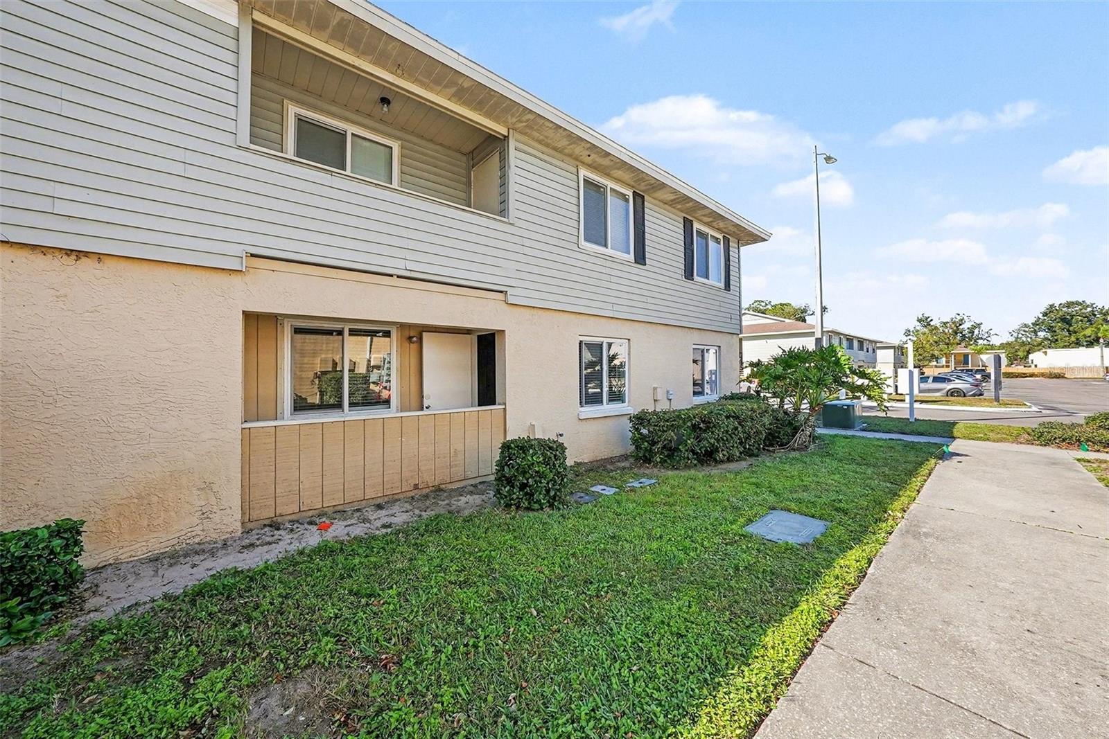 THE HAMPTONS AT BRANDON A CONDO - Residential