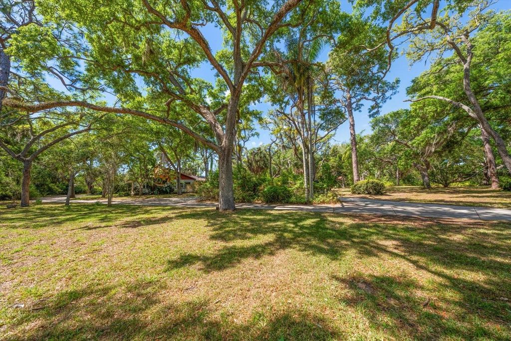 Photo of 11496 74th Avenue, Seminole, FL 33772 (MLS # TB8496916)