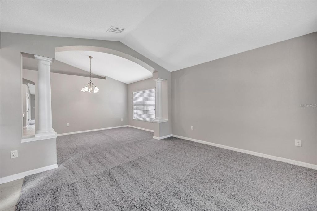 Photo of 6337 Bridgecrest Drive, Lithia, FL 33547 (MLS # TB8493289)