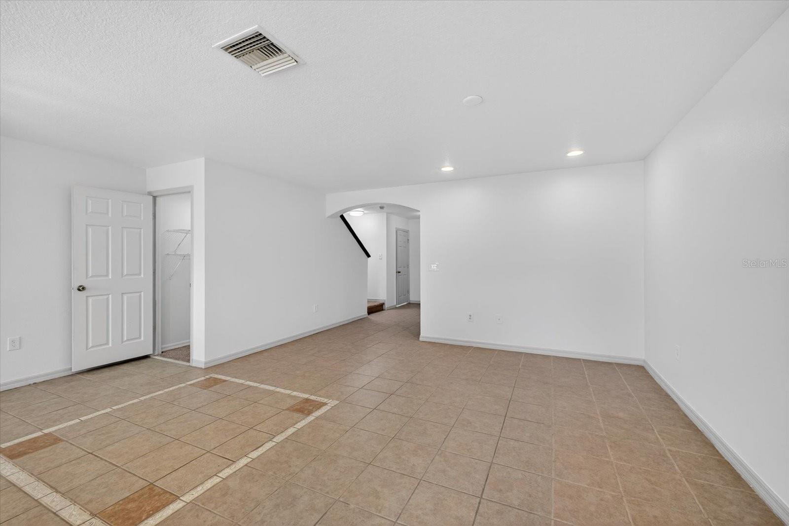 EDGEWATER AT LAKE BRANDON-PART - Residential