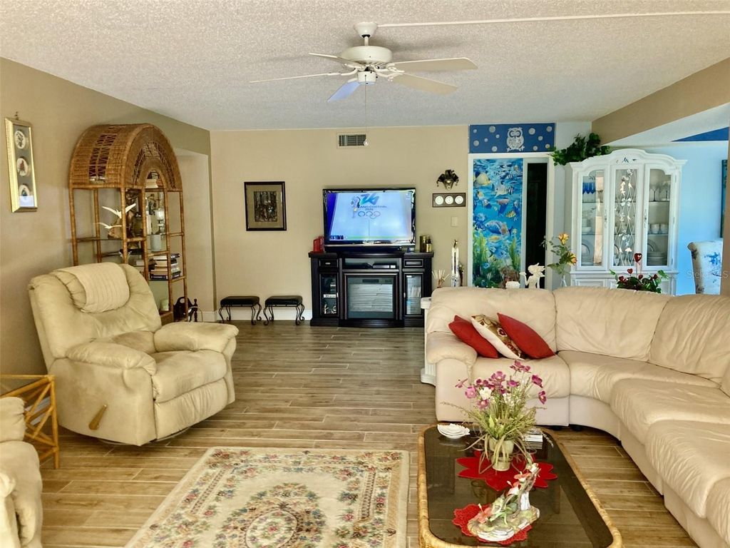 Photo of 6002 Oak Creek Lane #1925, Bradenton, FL 34210 (MLS # A4682034)