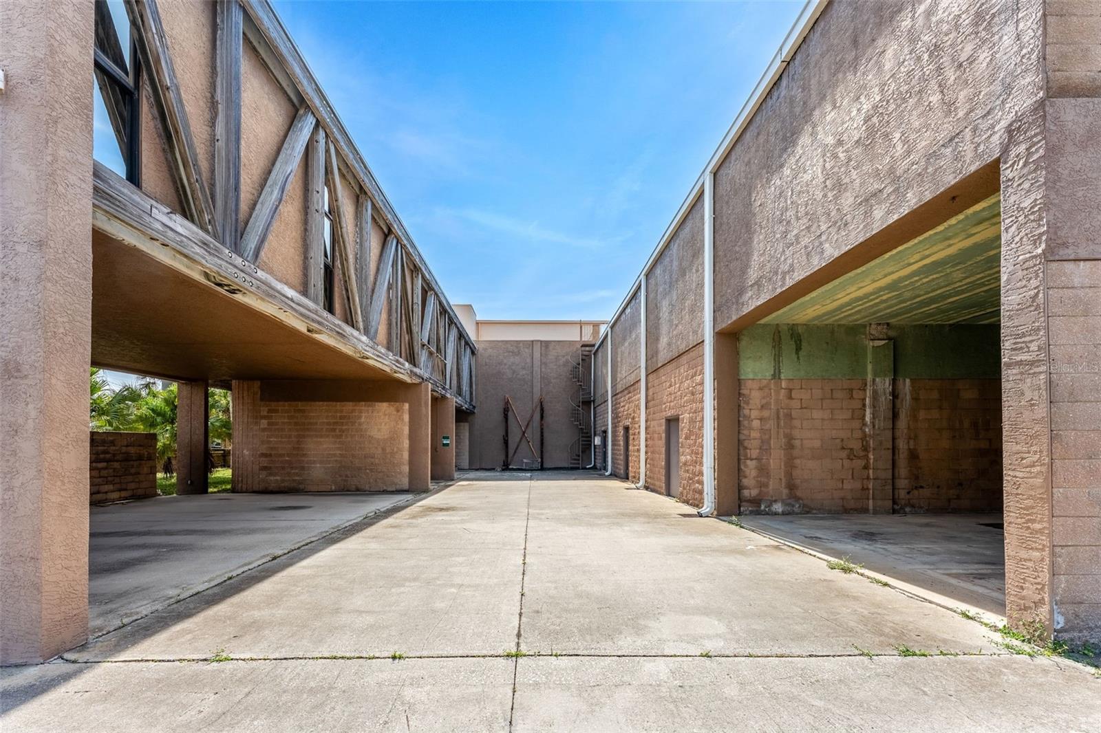 1900 S. ATLANTIC AVENUE